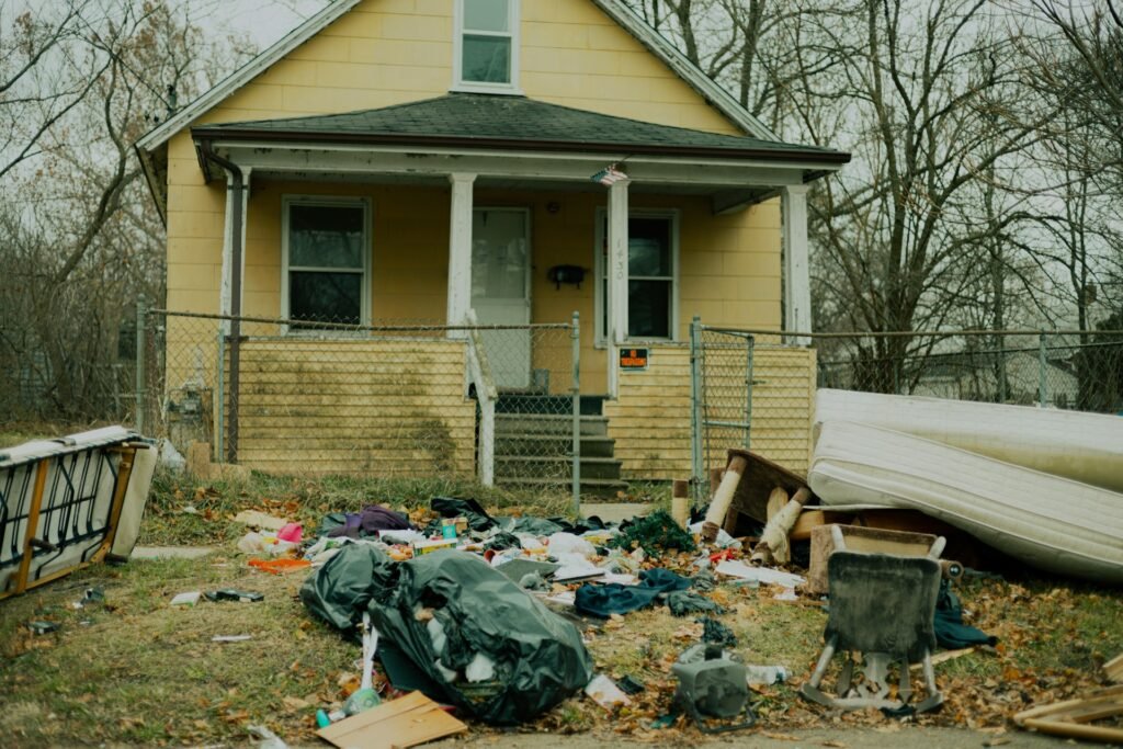 Sell my house fast Pleasant Hill MO distressed home example