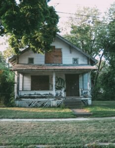 Sell my house fast Raytown MO distressed home example
